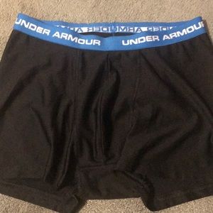 Preowned UA bóxers briefs